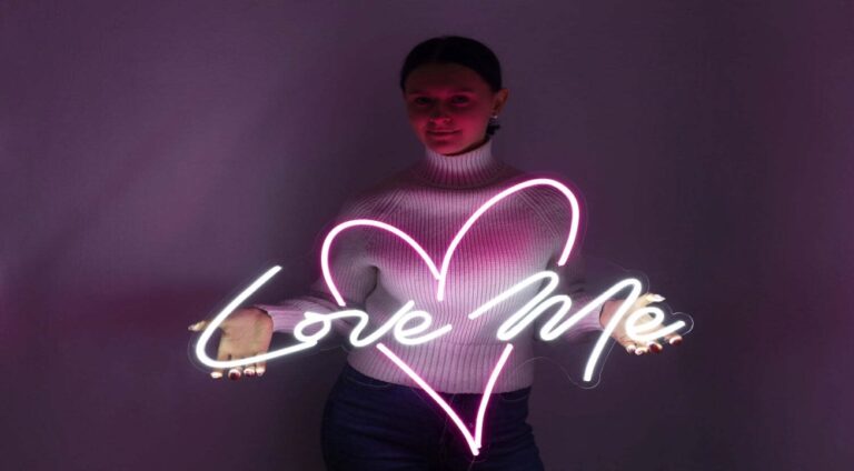 Oasis Neon Signs Collaborates with Wilmington Artists to Launch Exclusive Custom Neon Sign Collection