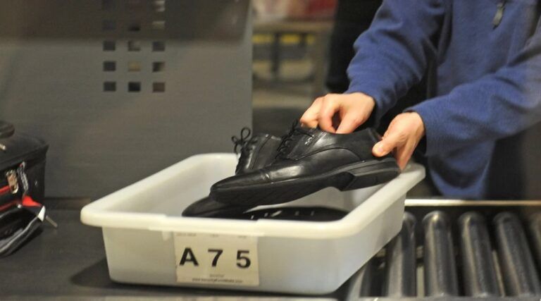 TSA ends shoe removal at U.S. airports